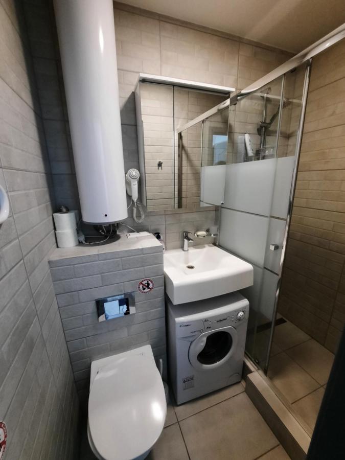 Посуточно Мини-Студия Метро Дорогожичи Киев Exteriör bild